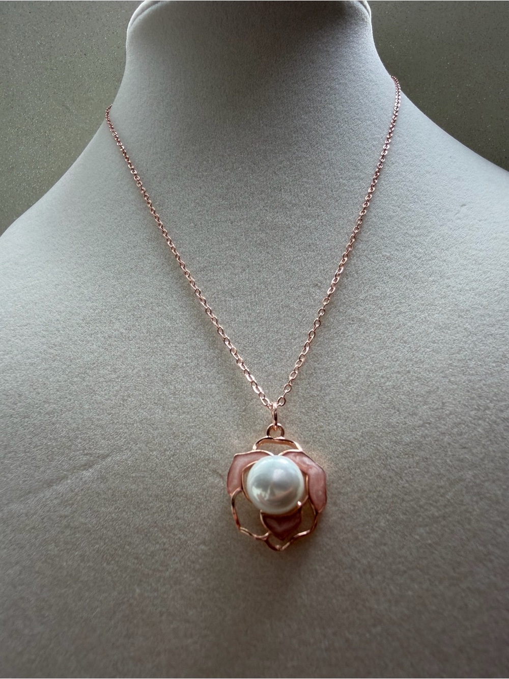 Rose Gold Pearl Flower Pendant Necklace - Women Jewelry